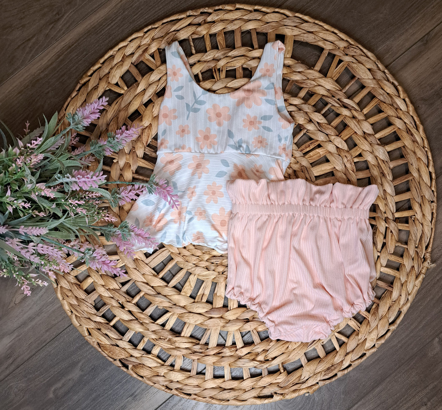 Peach perfect camilla top and solid bloomies SET